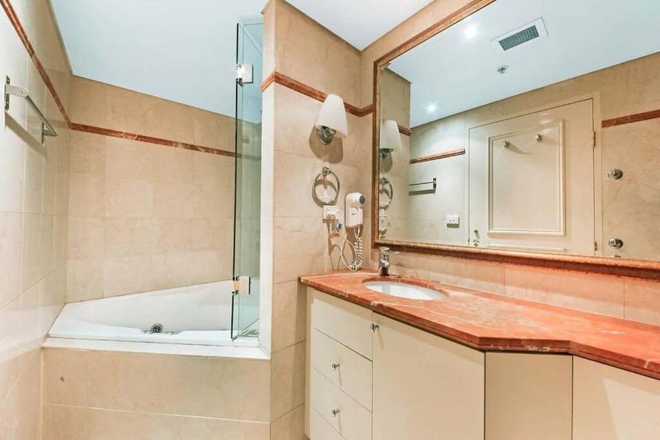 Large Two Bedroom BON21602 Apartment in Sydney
