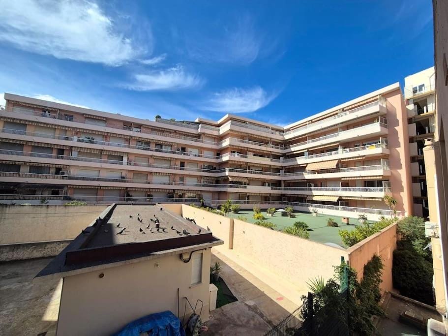Studio plein centre de Juan - Proche plage et gare Apartment in Antibes