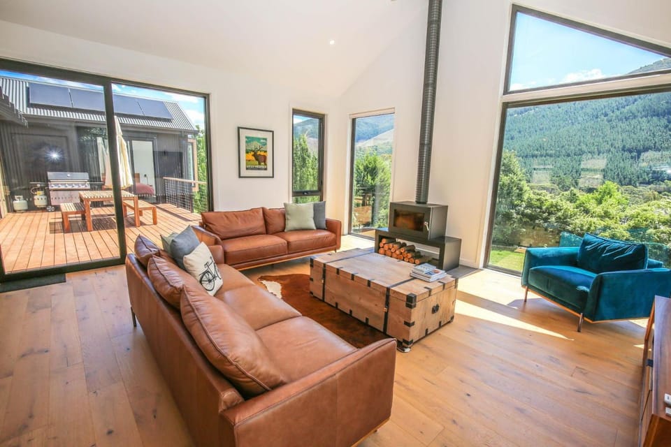 Patio, Natural landscape, Living room, Seating area, Mountain view, fireplace