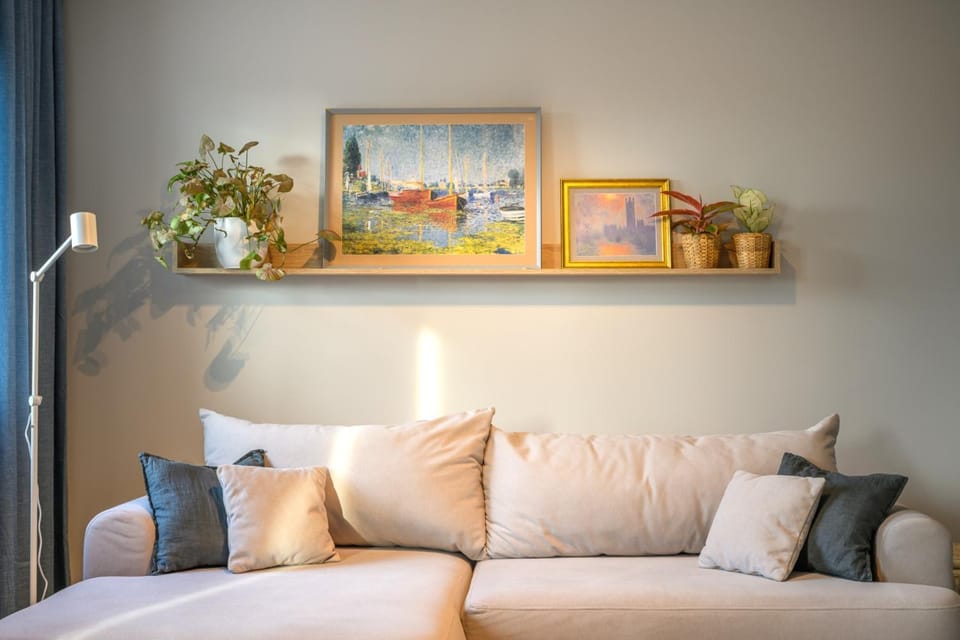 Living room, Decorative detail, Seating area