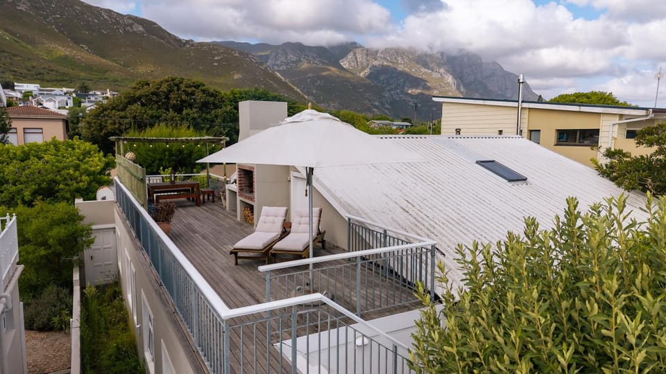 Property building, Natural landscape, Mountain view