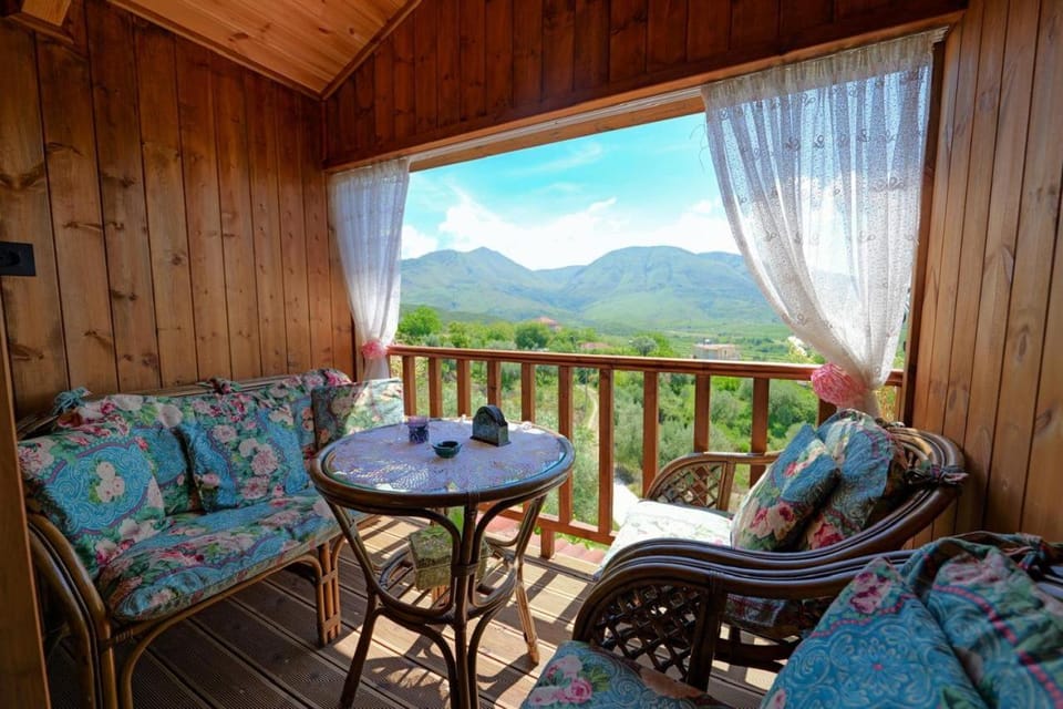Patio, Spring, Day, Natural landscape, View (from property/room), Balcony/Terrace, Seating area, Dining area, Mountain view