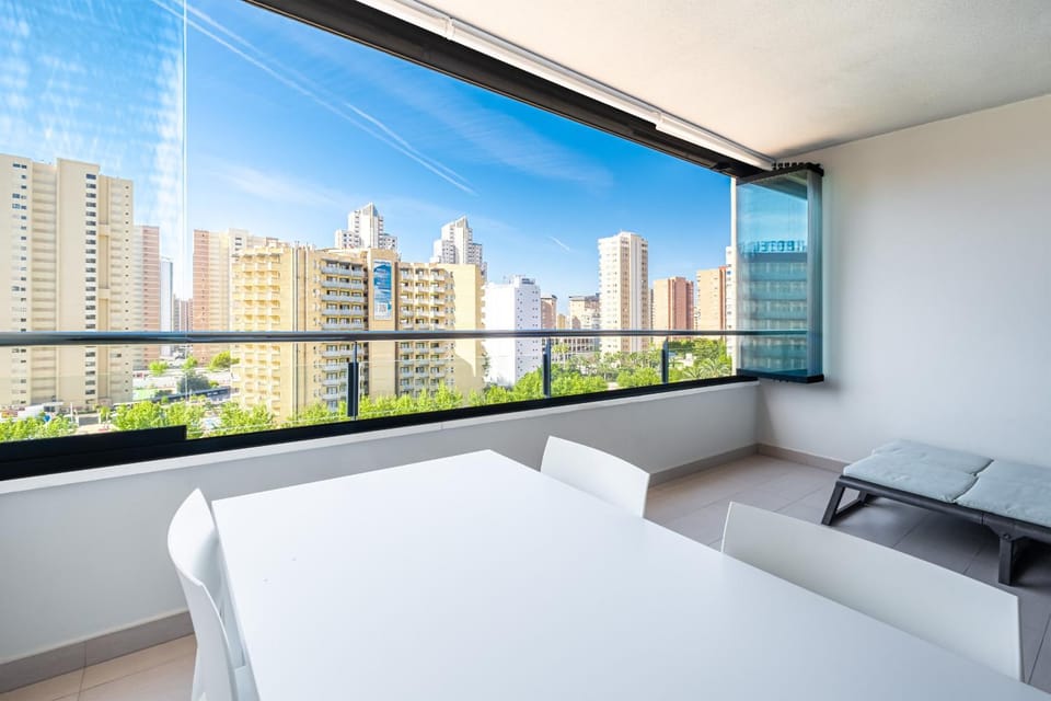 View (from property/room), Balcony/Terrace, City view