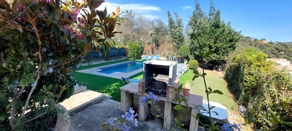 BBQ facilities, Garden, Balcony/Terrace, Swimming pool