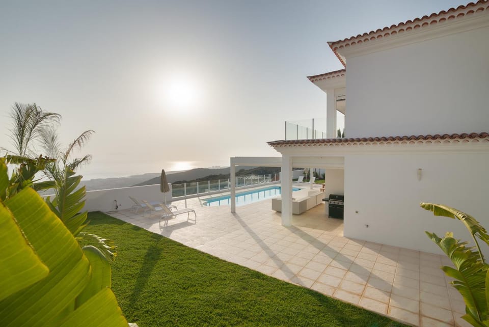 SVB Villa AquaLuna House in Costa Adeje