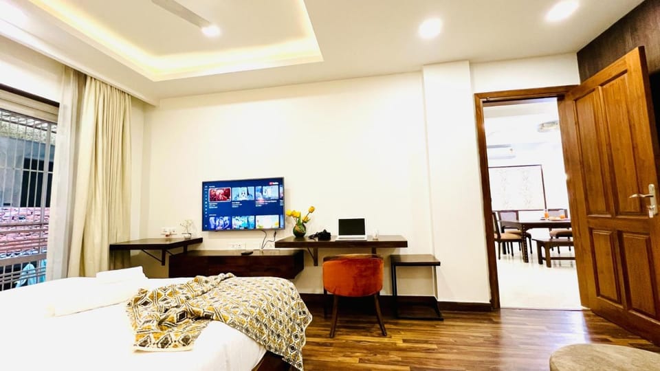 Photo of the whole room, Bedroom