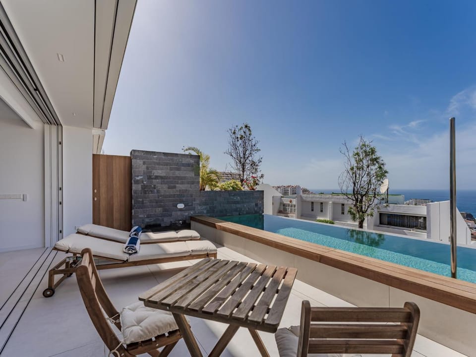 SVB Aquasuites Luxury Duplex- B08 Apartment in Acantilados de Los Gigantes