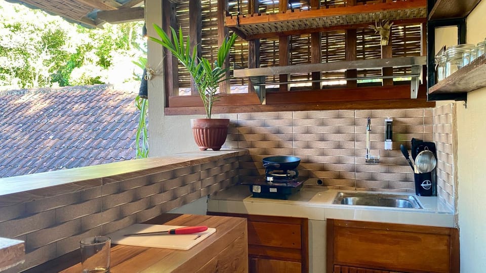 kitchen, Internal: Not applicable to any particular room