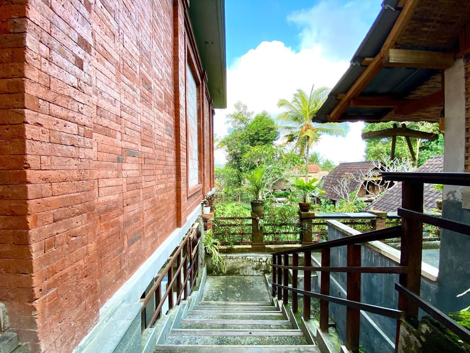 Property building, View (from property/room)