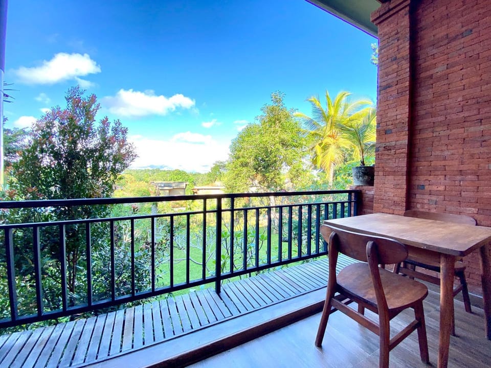 Patio, Day, Natural landscape, View (from property/room), Balcony/Terrace