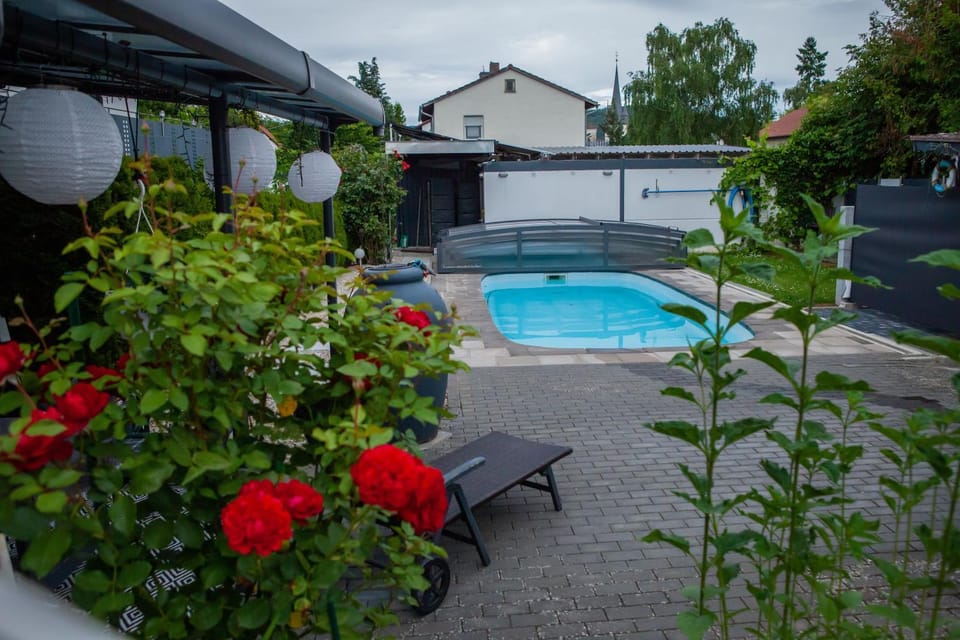 Day, Garden, Swimming pool, sunbed