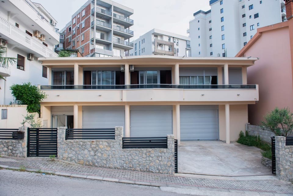 Property building, Balcony/Terrace