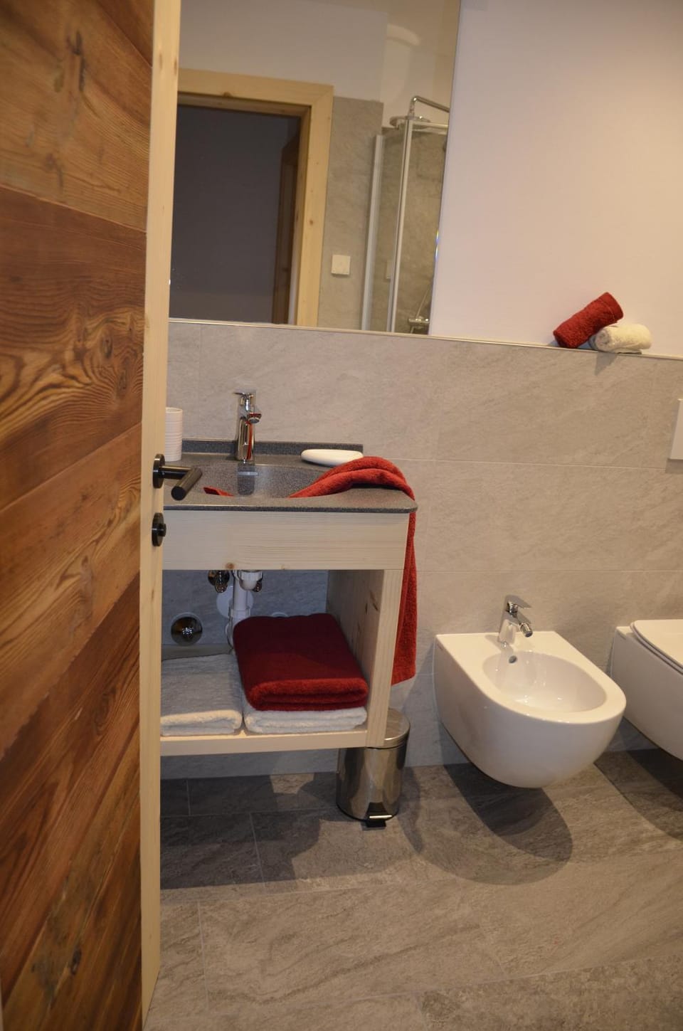 Toilet, Bathroom, bidet, towels