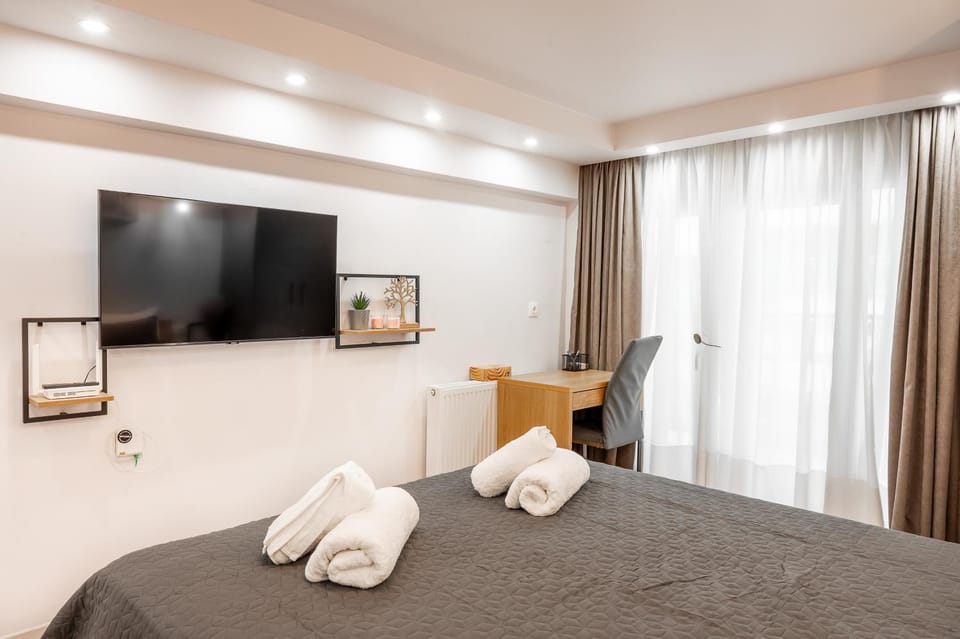 ΕΥ. CENTRAL STUDIO Apartment in Peloponnese, Western Greece and the Ionian