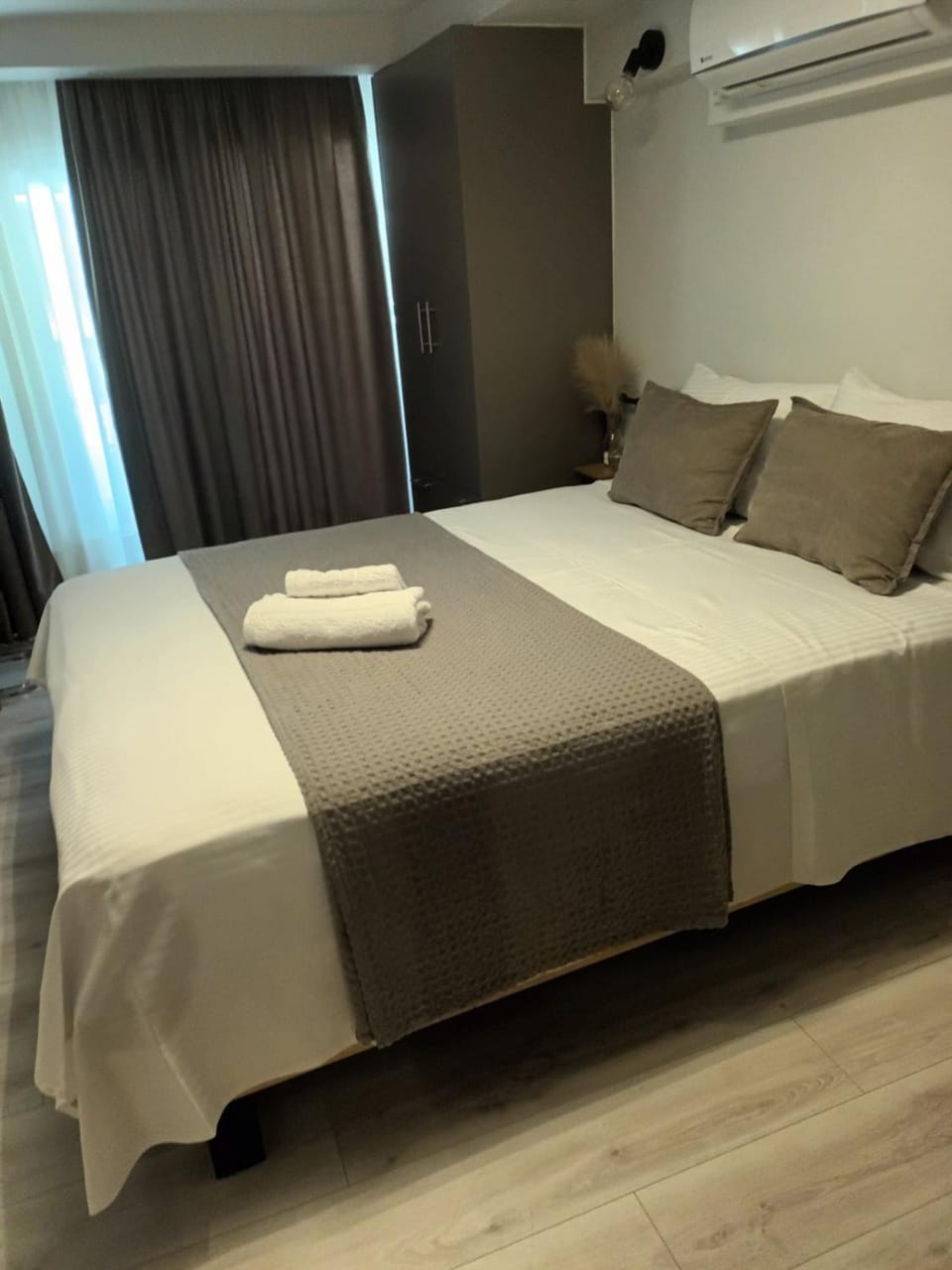 ΕΥ. CENTRAL STUDIO Apartment in Peloponnese, Western Greece and the Ionian