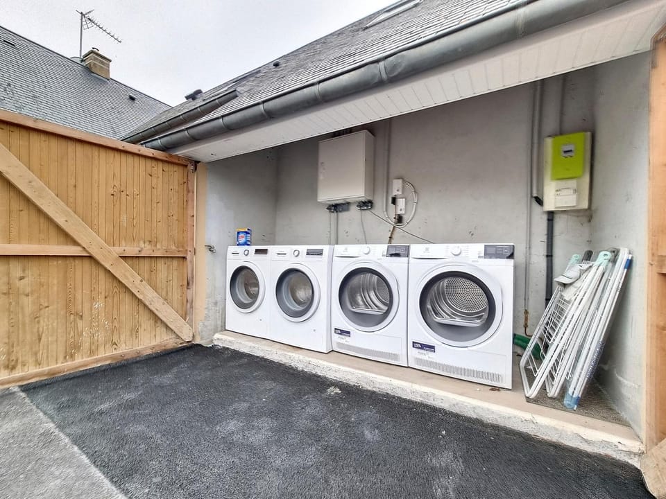 Mont Gîte Des Herbus Puccinellie avec Jacuzzi 2 personnes entre Granville et Mont Saint Michel House in Brittany