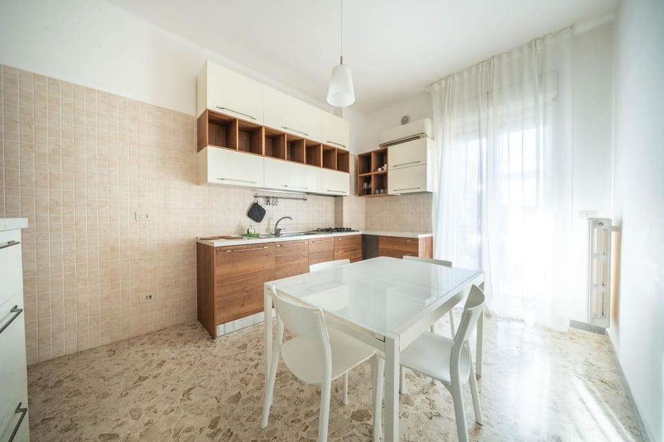 Kitchen or kitchenette, Dining area, dishwasher, stove, kitchen, kitchen