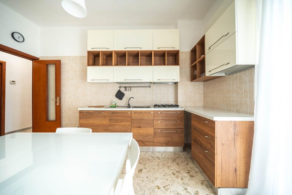 Kitchen or kitchenette, Lunch, Lunch, stove, stove