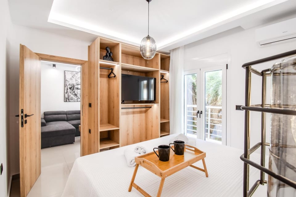 New Luxury Apartment near Center with Garden View Apartment in Heraklion