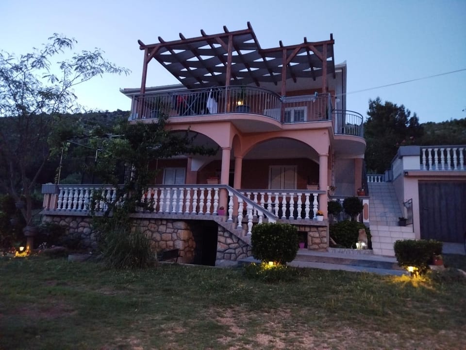 Noel Apartment in Seline