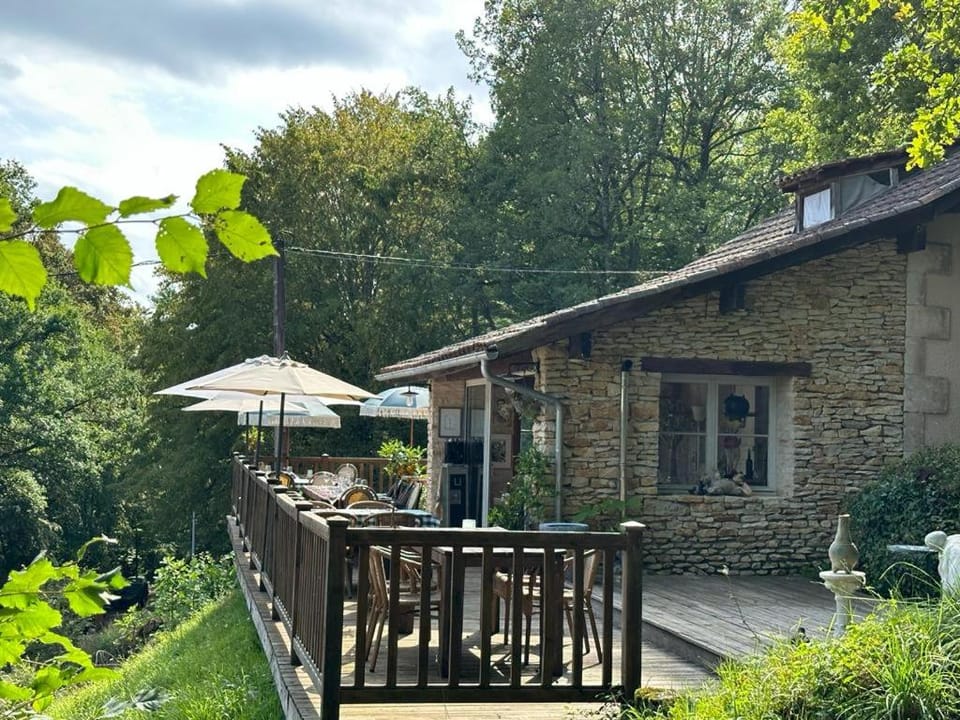 Domaine Lapin Qui Rit , chambre Céline Bed and Breakfast in Nouvelle-Aquitaine