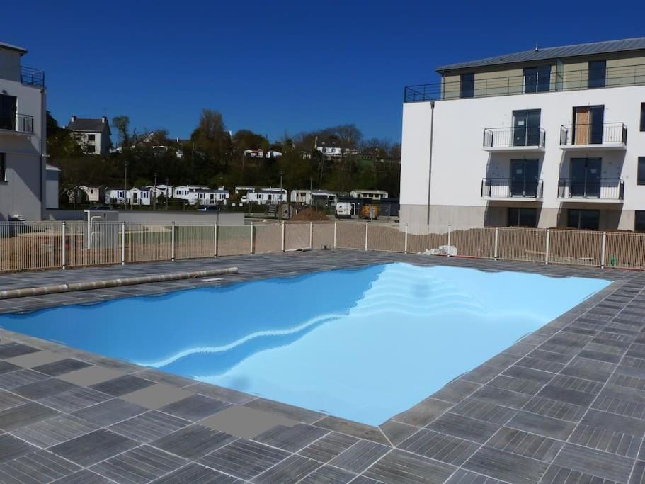 Au gré des Vagues, vue mer, wifi, piscine chauffée Apartment in Concarneau