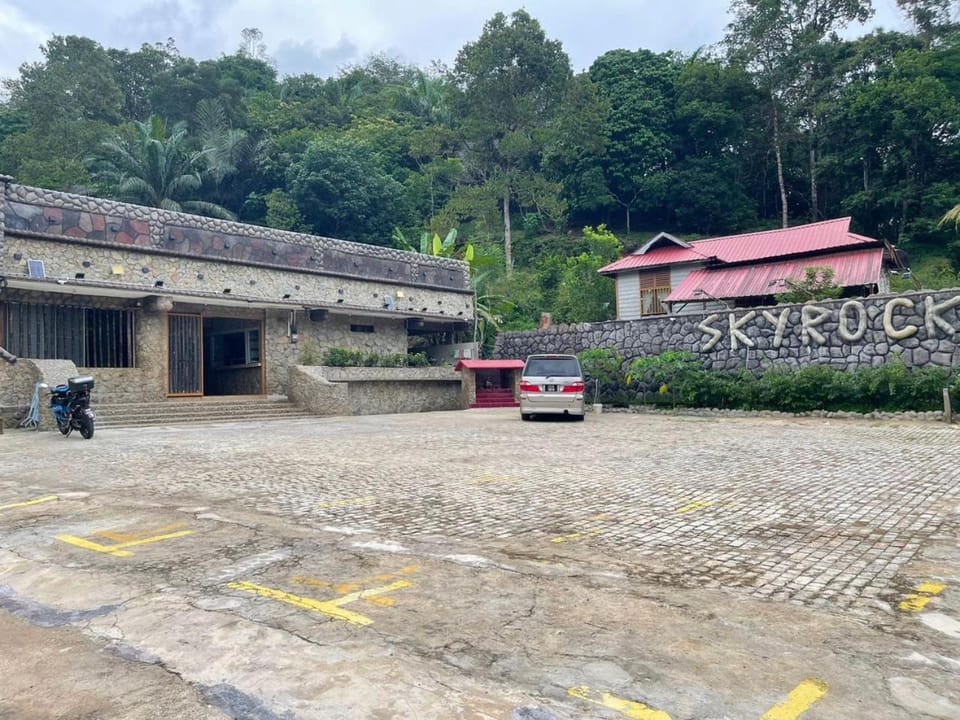 Property building, Day, Natural landscape