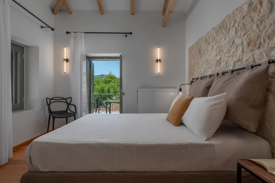 Bed, Balcony/Terrace, Seating area, Bedroom