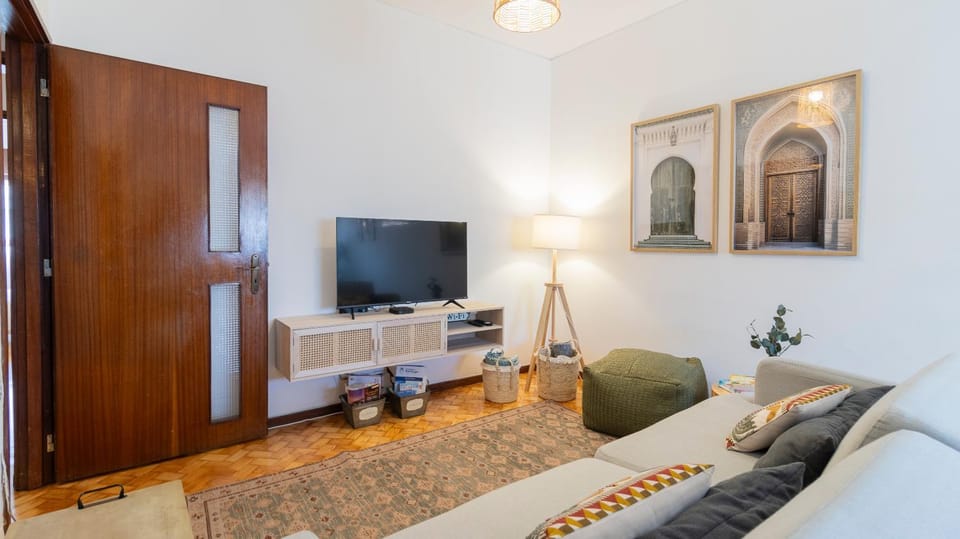 Bright apartment next metro Apartment in Porto