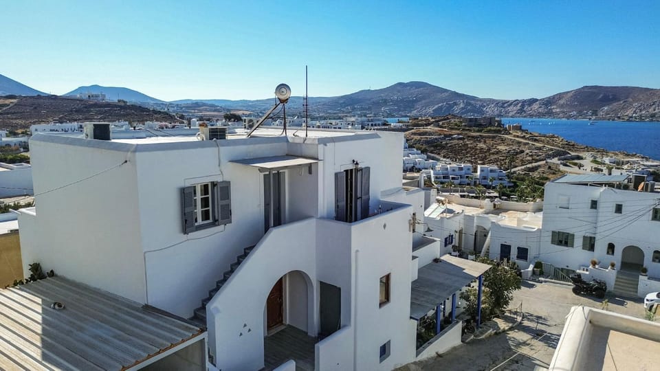 Blue house Apartment in Naousa