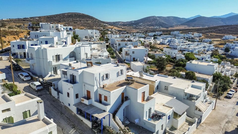 Blue house Apartment in Naousa