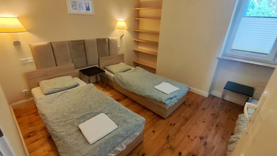 Bed, TV and multimedia, Photo of the whole room, Bedroom, Garden view, towels, wardrobe, air conditioner