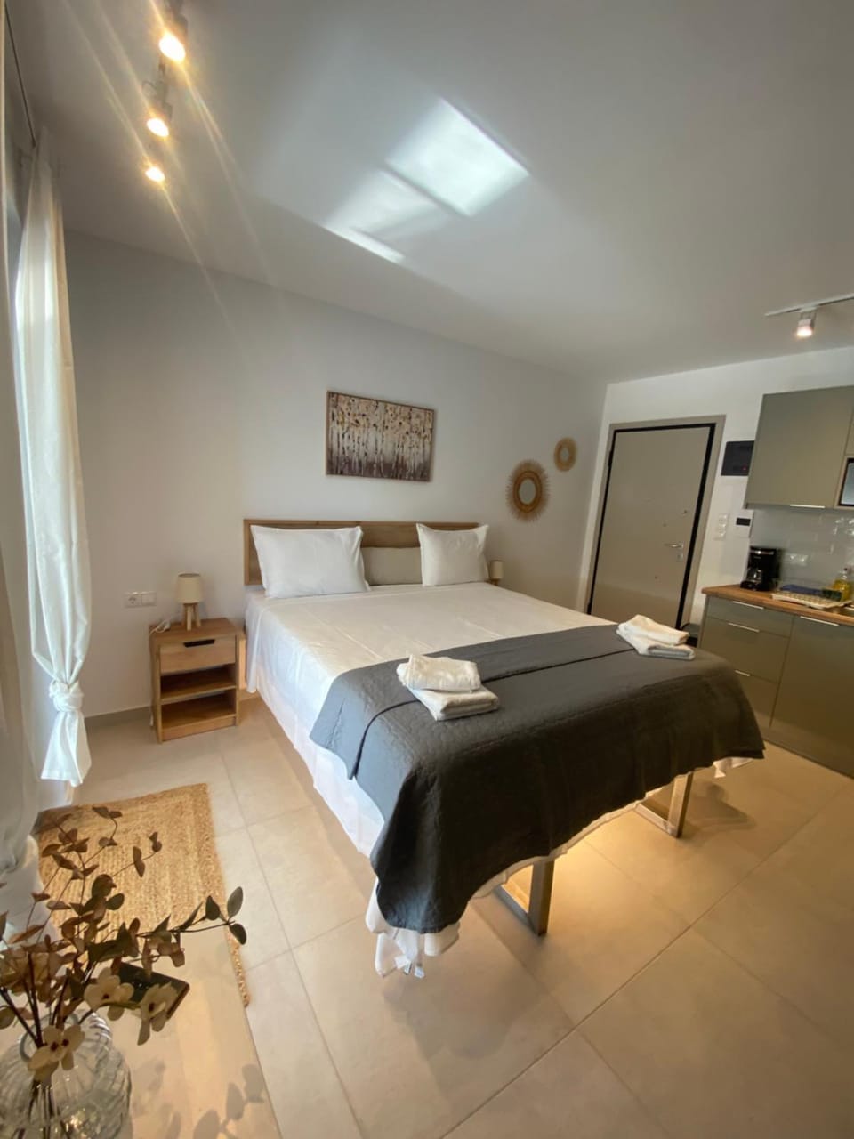 Aphrodite Suite byArtistUnknown Apartment in East Attica Regional Unit, Greece