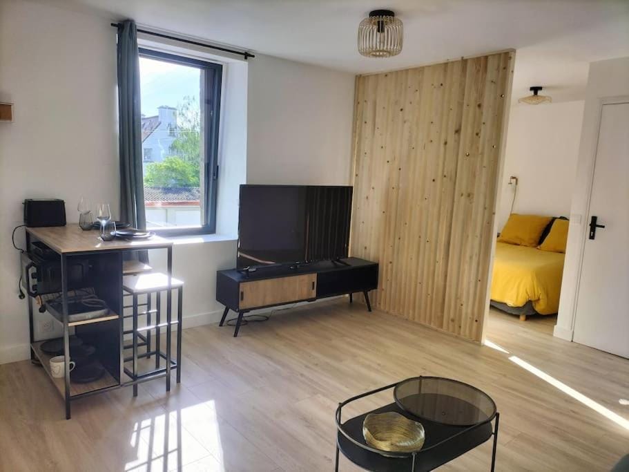 Appartement cosy Lorient parfait couple ou séjour court proche centre et gare Apartment in Lorient