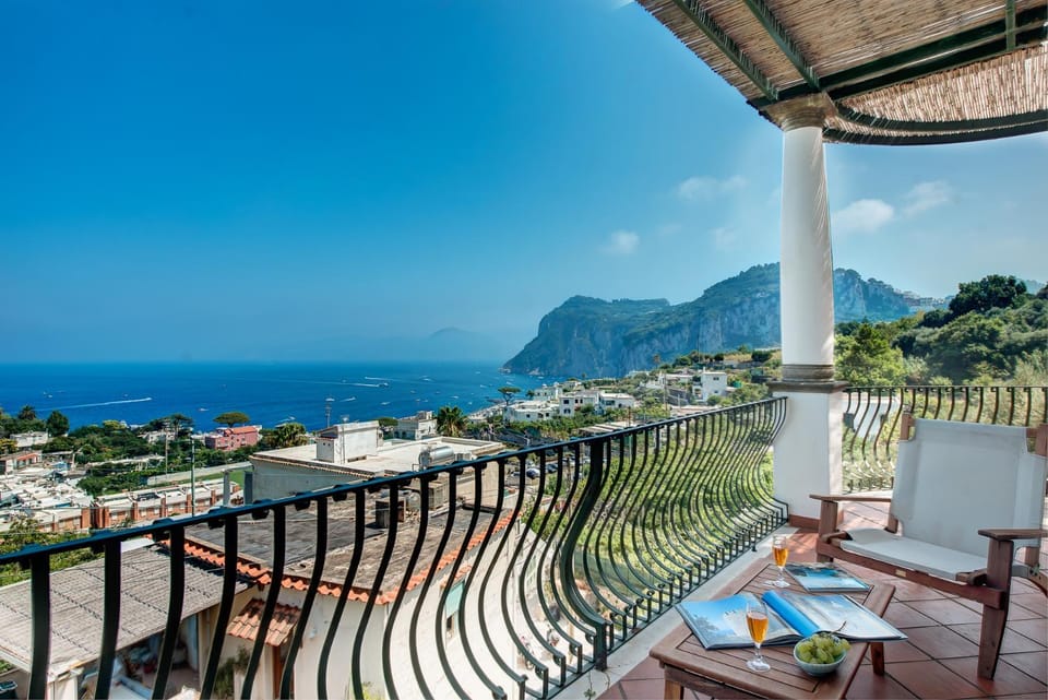 Nearby landmark, Day, Natural landscape, View (from property/room), Balcony/Terrace, Living room, Mountain view