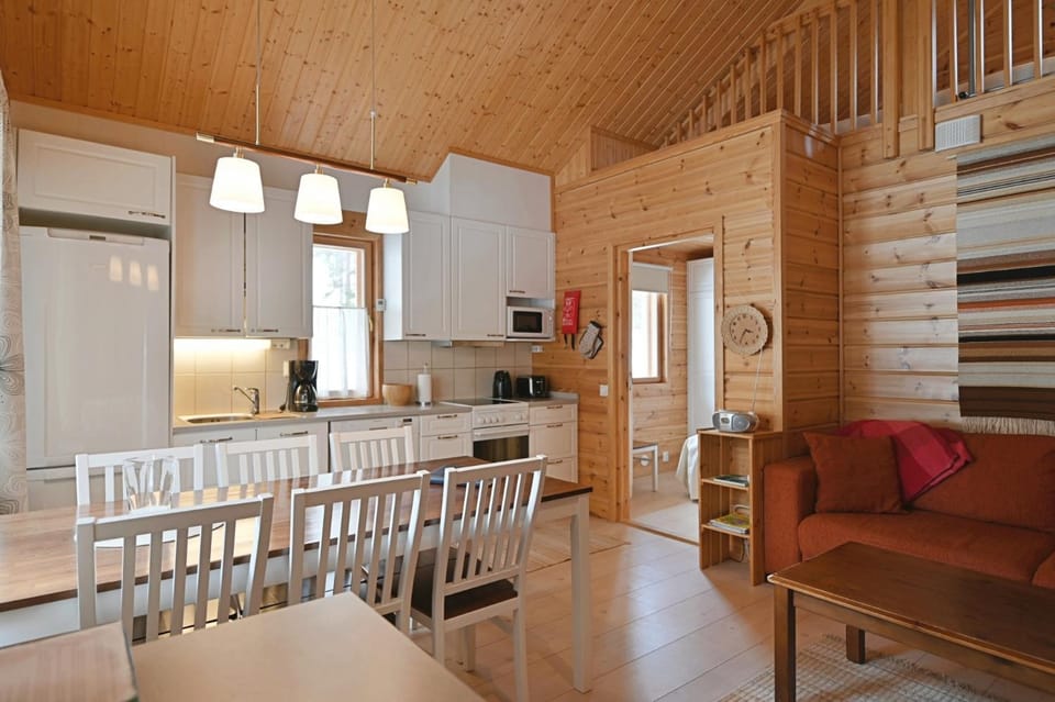 Seating area, Dining area, kitchen