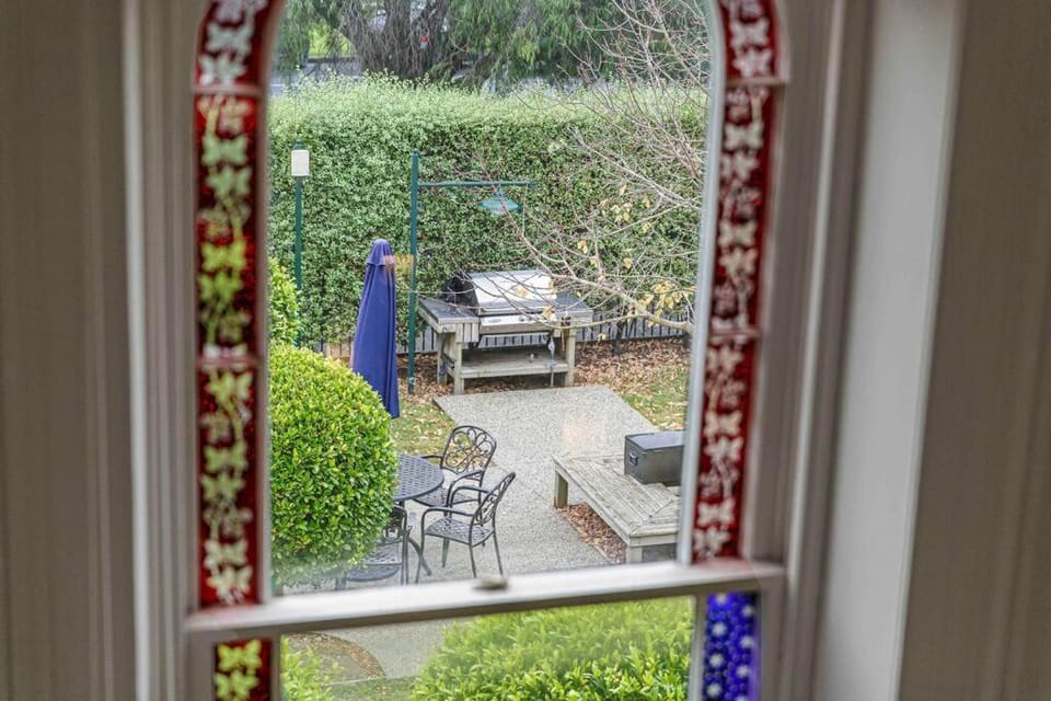 Garden, Seating area, Garden view