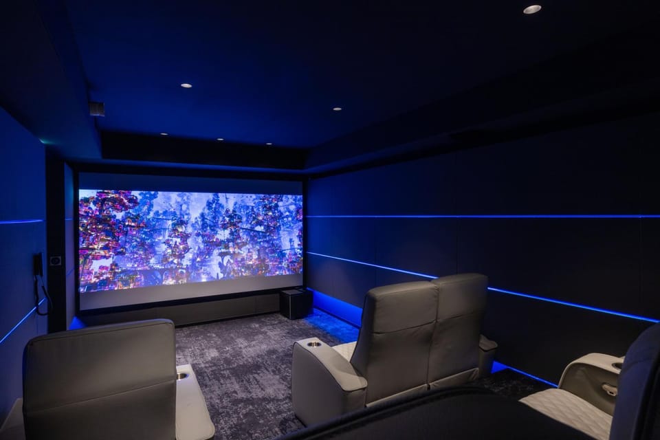 Communal lounge/ TV room, Winter, TV and multimedia