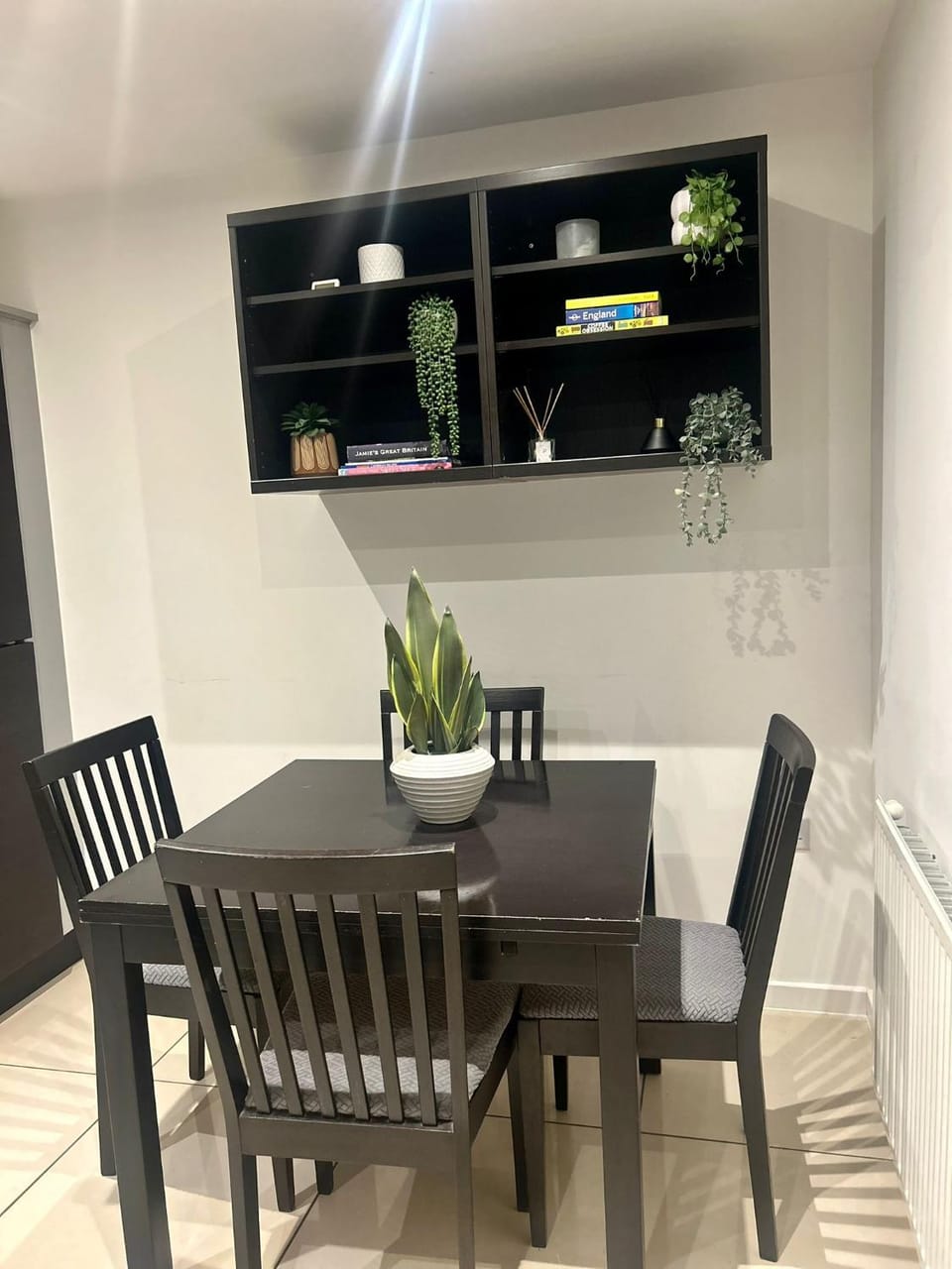 Comfortable 2-Bed Home Near City Centre - Free Parking & Wifi House in Leicester