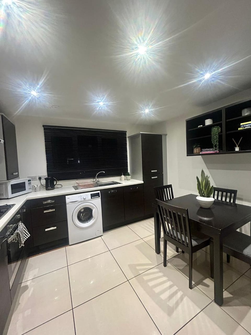 Comfortable 2-Bed Home Near City Centre - Free Parking & Wifi House in Leicester