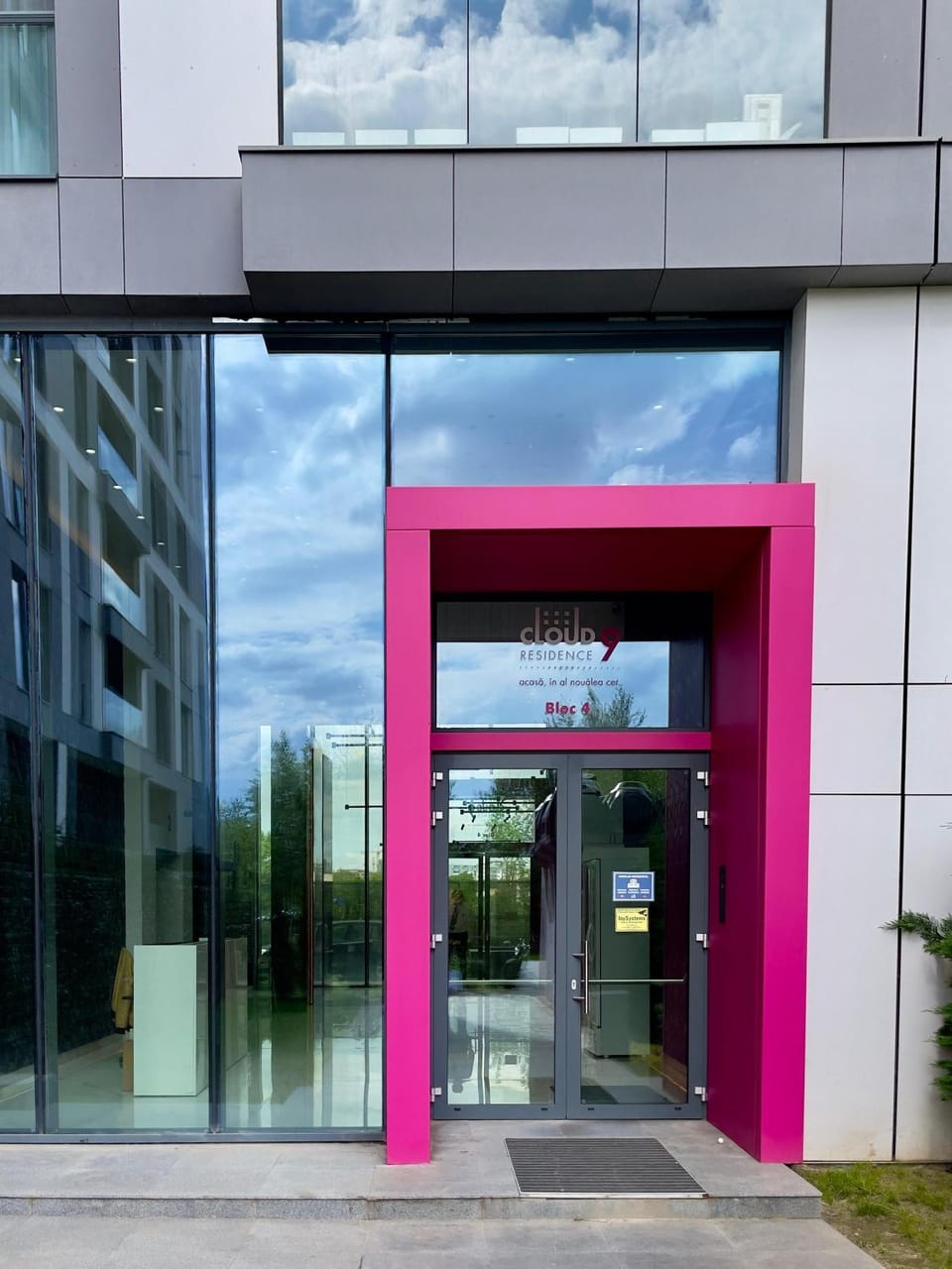 Property building, Facade/entrance