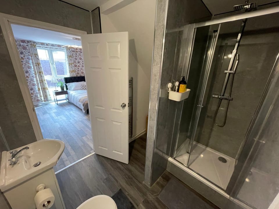 Shower, Toilet, Bathroom