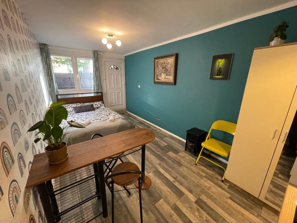 Bed, Photo of the whole room, Dining area, Garden view, wardrobe