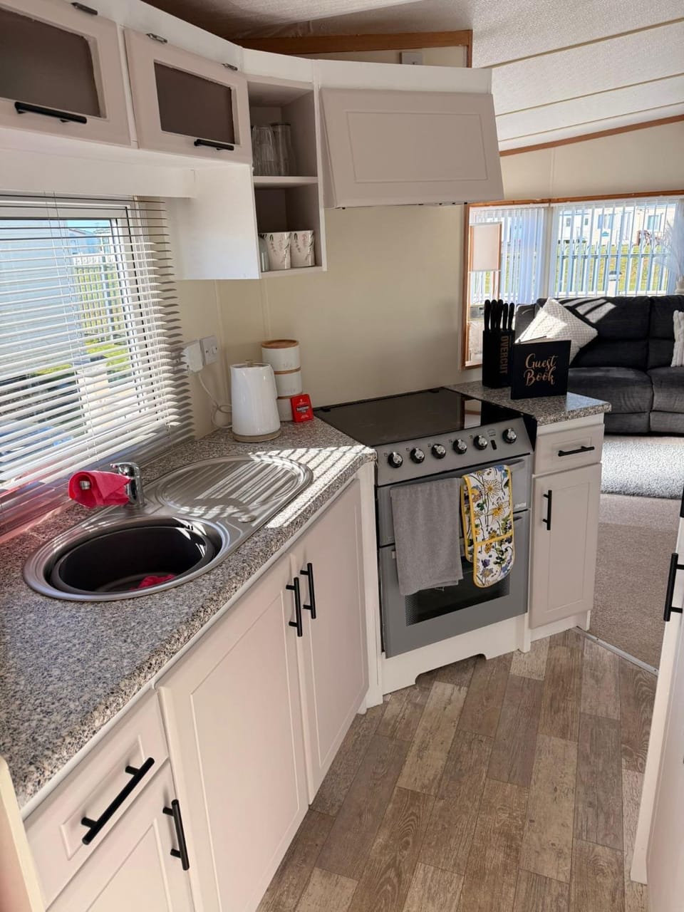 Browns caravan rentals, ingoldmells 4 berth caravan silver beach Apartment in Ingoldmells