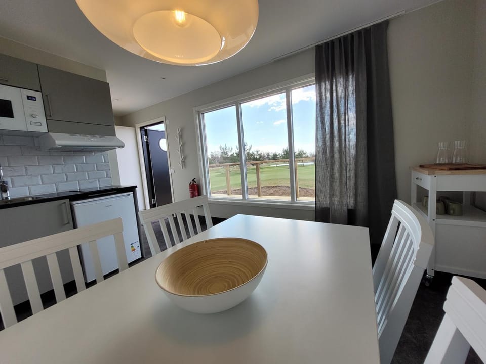 Kitchen or kitchenette, Dining area, pet friendly, stove