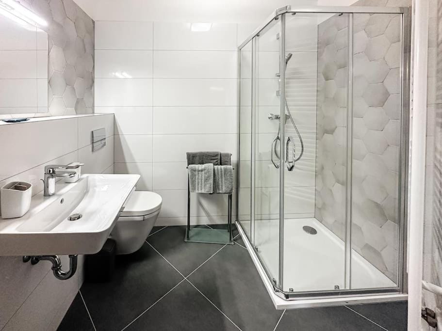 Shower, Toilet, Bathroom