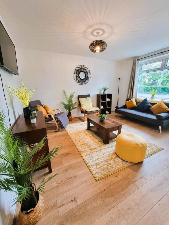 TV and multimedia, Living room, Seating area