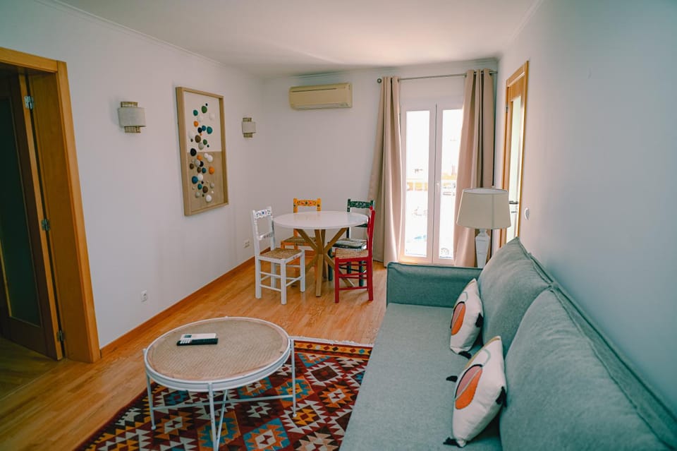 Living room, Seating area, Dining area, air conditioner