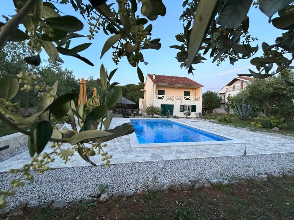 Property building, Swimming pool