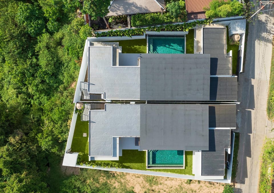 Property building, Patio, Garden